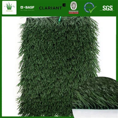 Césped verde artificial de fútbol